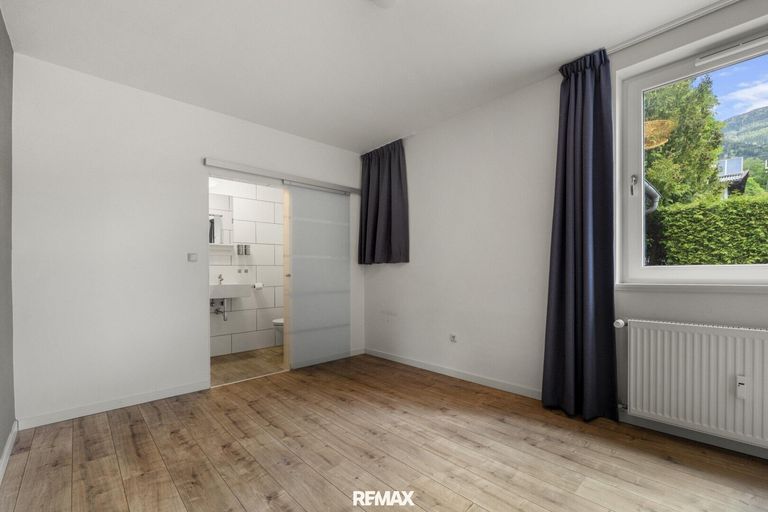 SCHLAFZIMMER MIT BAD ENSUITE