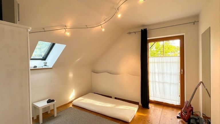 Zimmer 2 OG