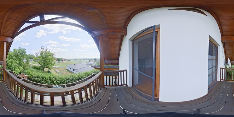 Balkon OG