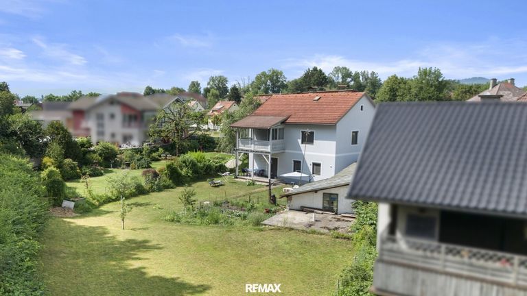 Außenansicht samt Garten