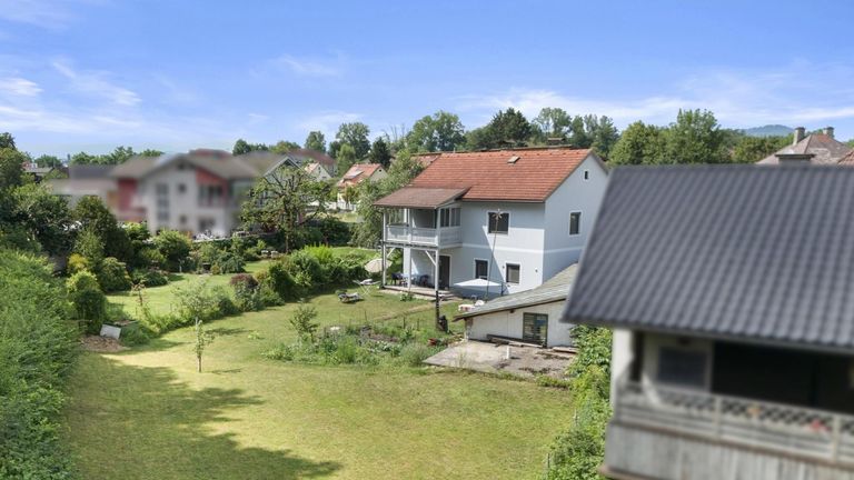 Außenansicht samt Garten