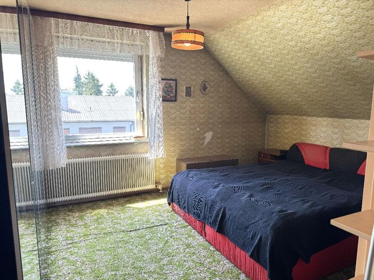 Zimmer 1 OG.