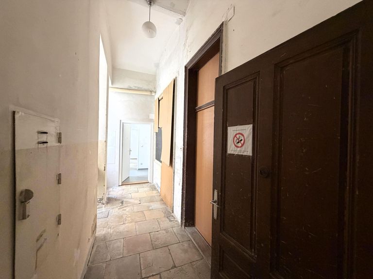 Flur zum Eingang Büro / Praxis