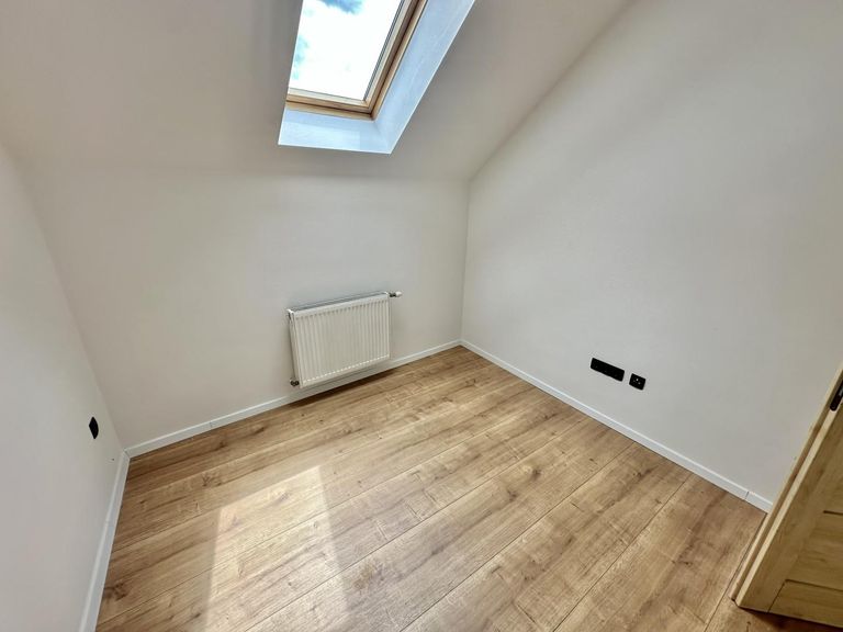 Haus 1 Kabinett OG