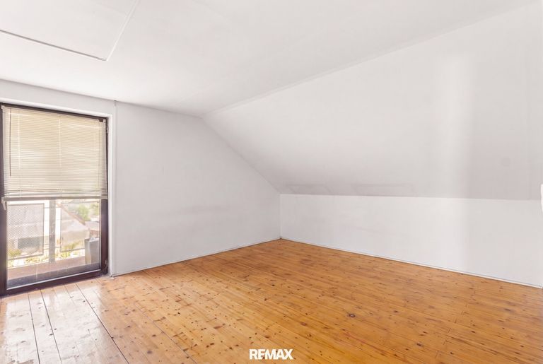 Schlafzimmer und Ankleide II (KI geräumt)