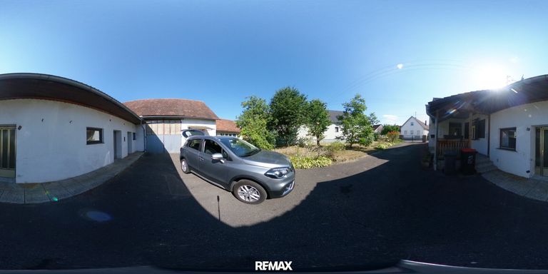 zu den Nebengebäuden