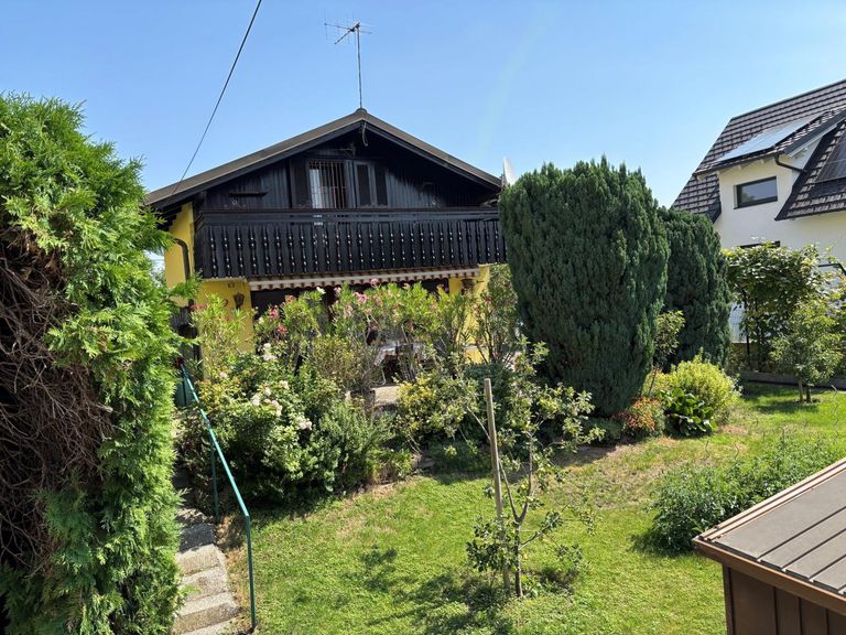 Haus gartenseitig
