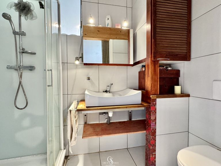 Kleines Badezimmer DG