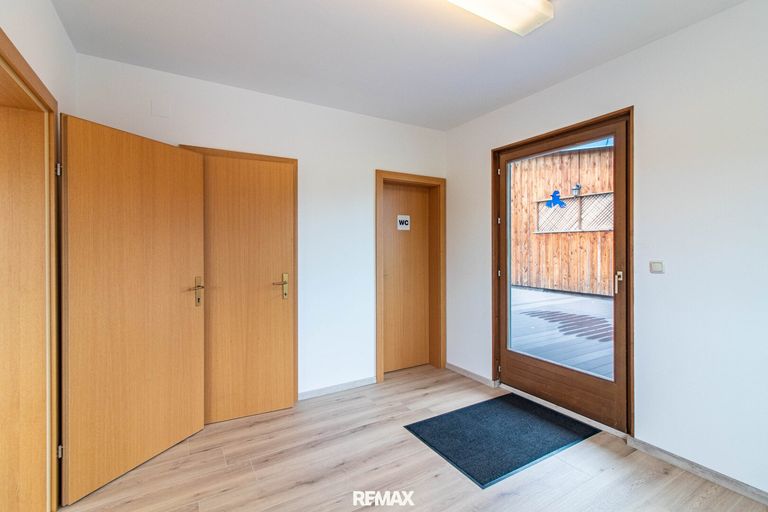... ein drittes Büro, ideal als Besprechungs- oder Einzelbüro