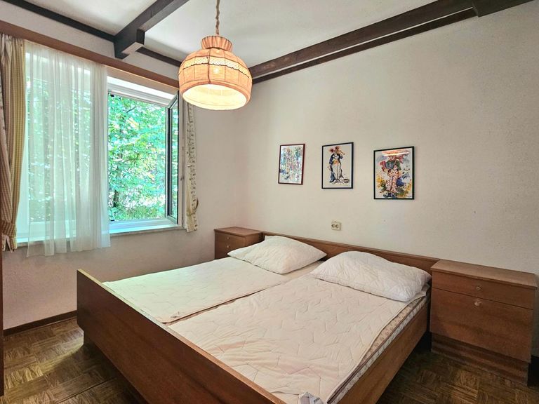 Schlafzimmer 1