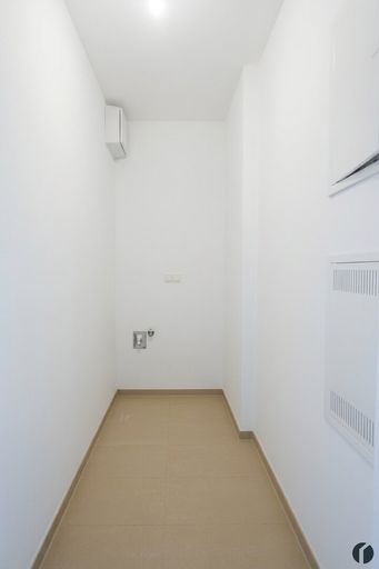 Abstellraum mit Waschmaschinen Anschluss