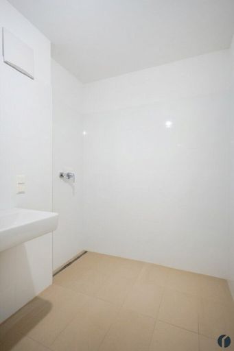 Badezimmer mit Walk-in Dusche