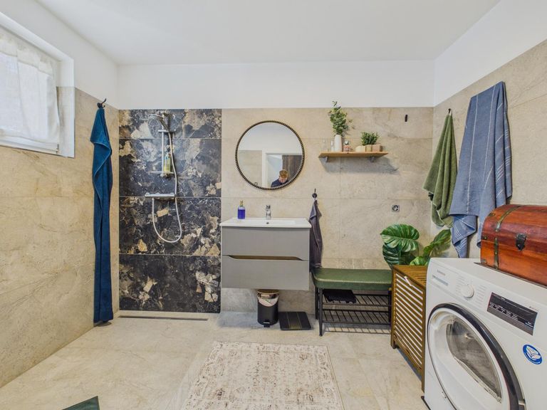 Badezimmer 1