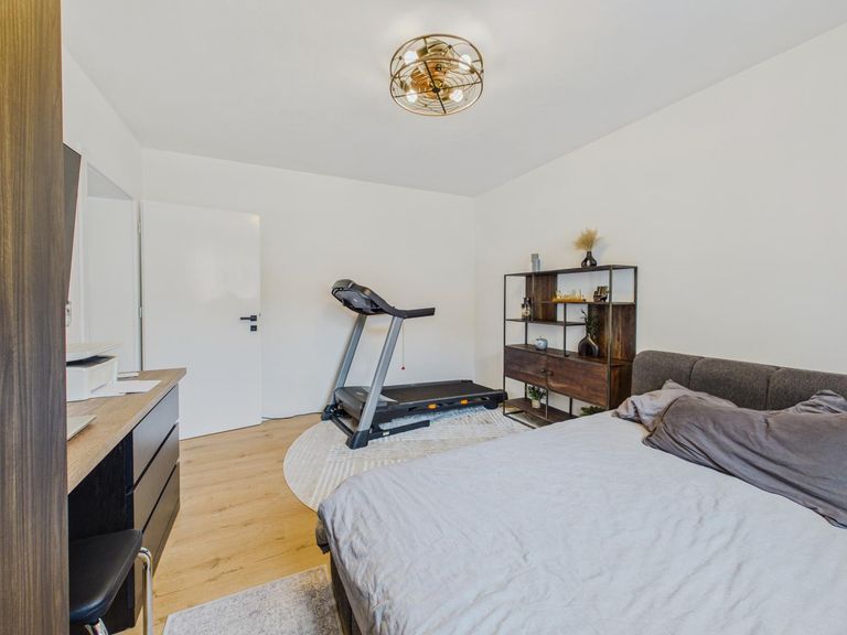 Schlafzimmer 2