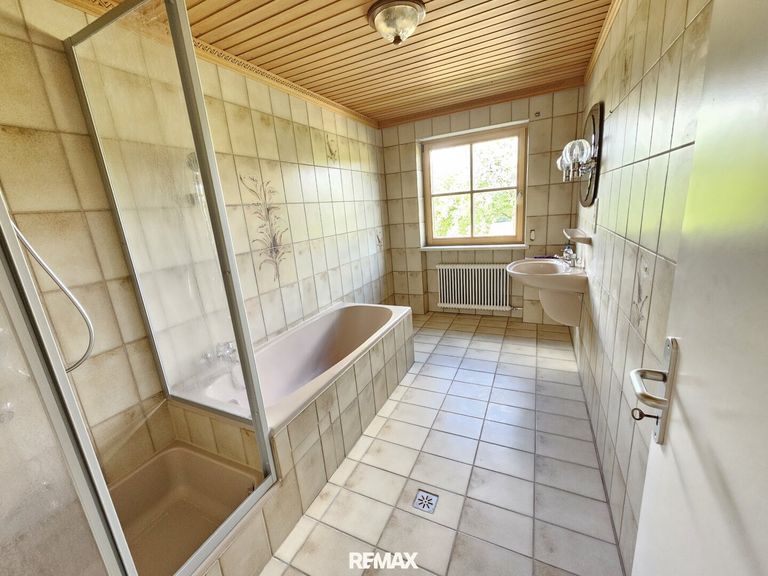 Badezimmer EG