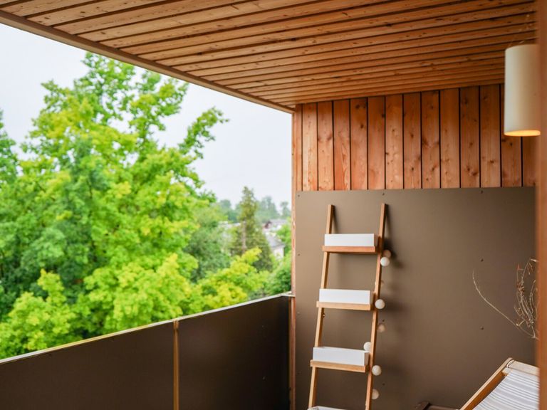 Überdachter Balkon