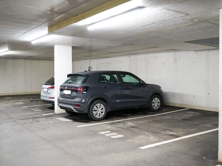 Tiefgaragenstellplatz