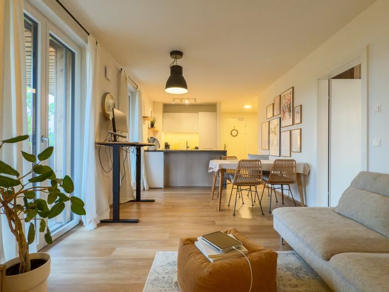 Wohnzimmer mit Küche