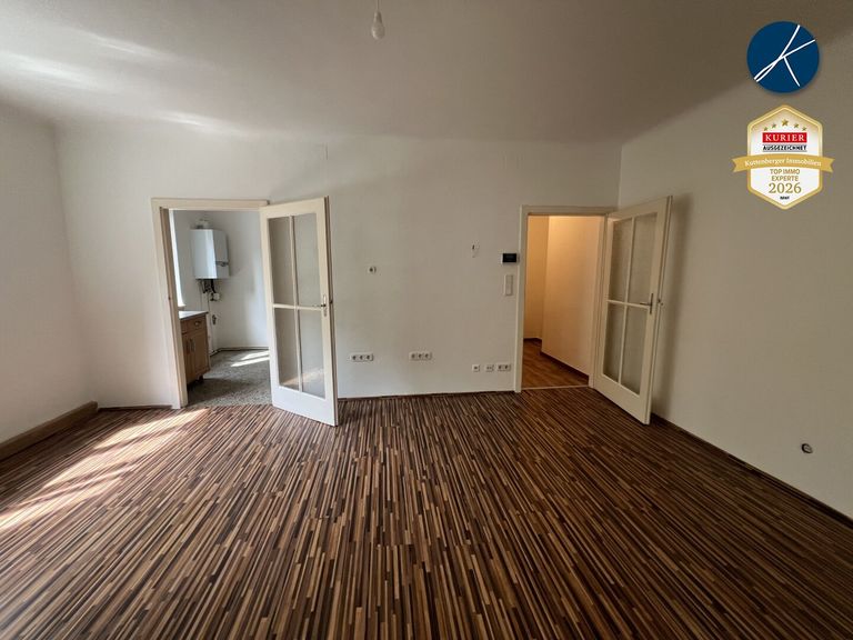 Wohnzimmer - Blick Küche und Vorzimmer