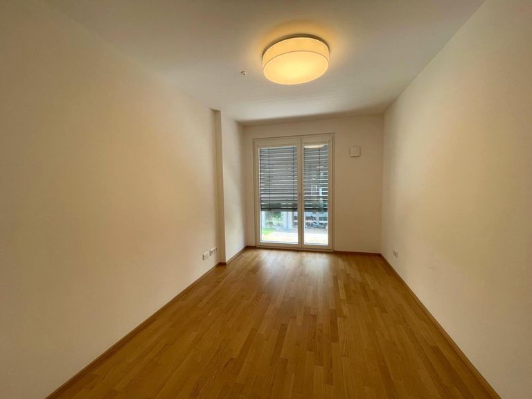 Schlafzimmer 1 von 2