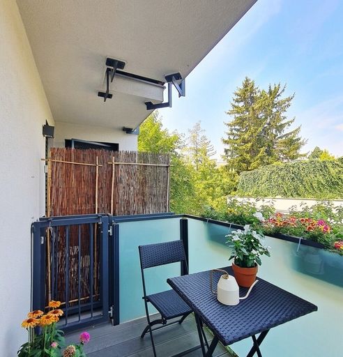 Balkon mit Ausblick ins Grüne