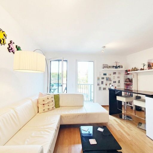 Wohnküche ca. 21 m² mit Balkon