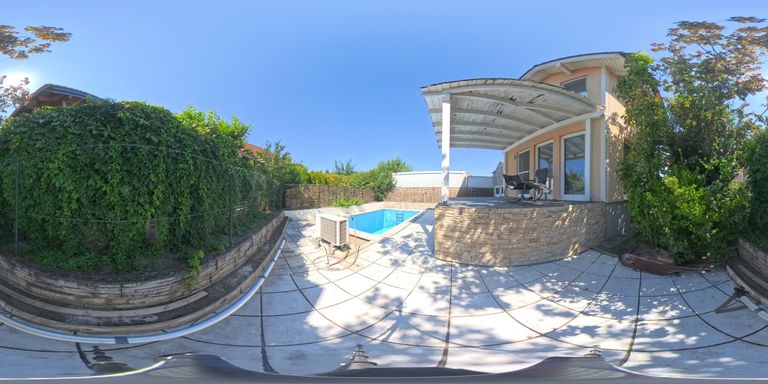 Garten mit Pool