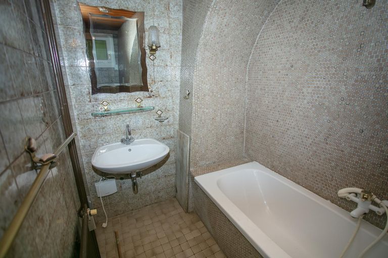Badezimmer Ansicht 2, 1