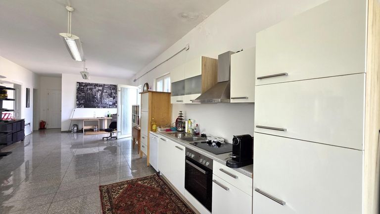 Büro und Aufenthaltsräume (3)
