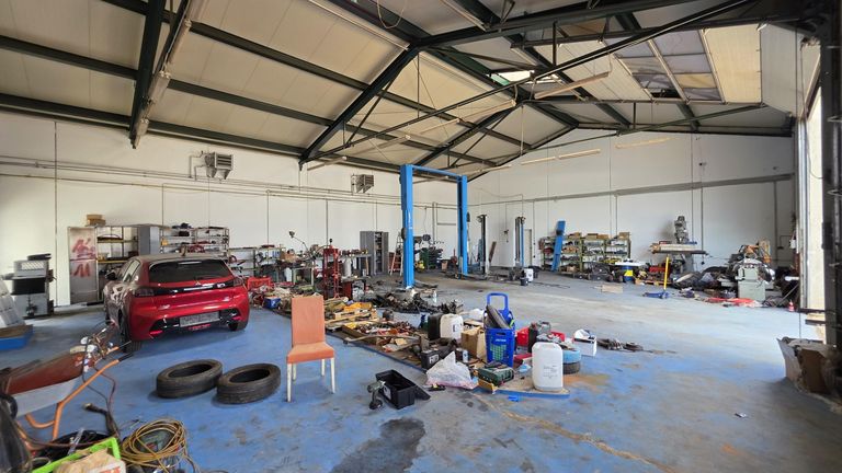 Werkstatt + Lagerhalle ca. 800m² (2)