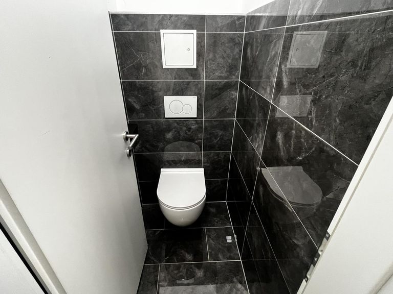 4 WC