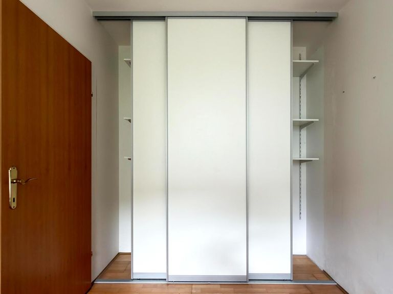 05 Wandschrank