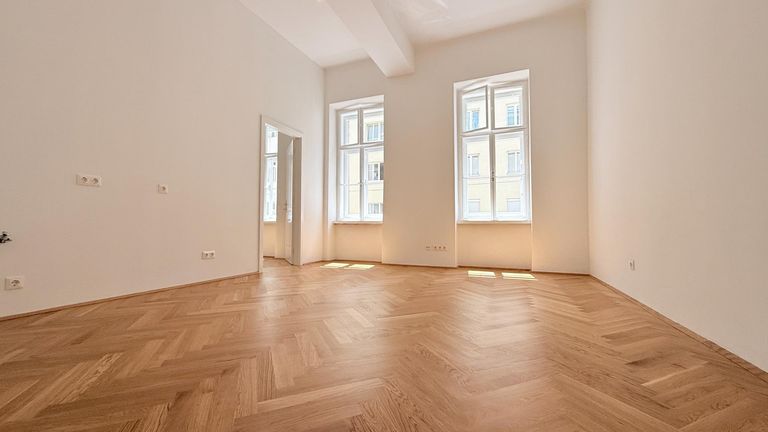 Wohnzimmer mit Blick in das Schlafzimmer