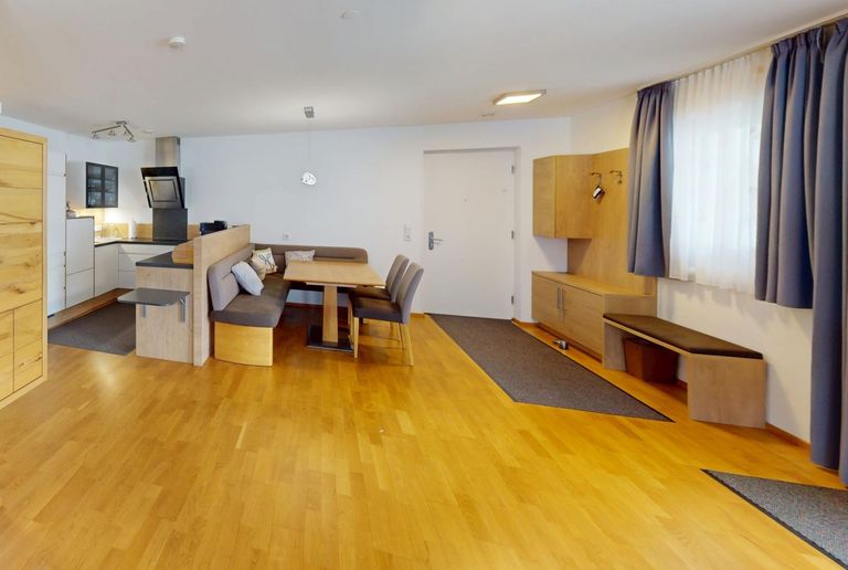 Wohnung - Prutz - Koch & Essbereich.