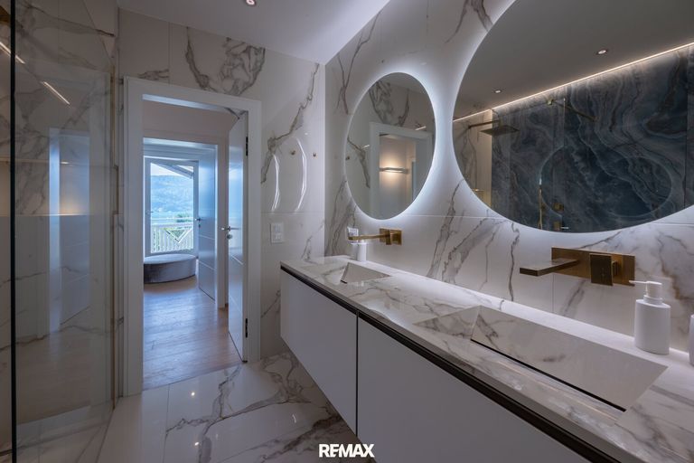 Badezimmer 1