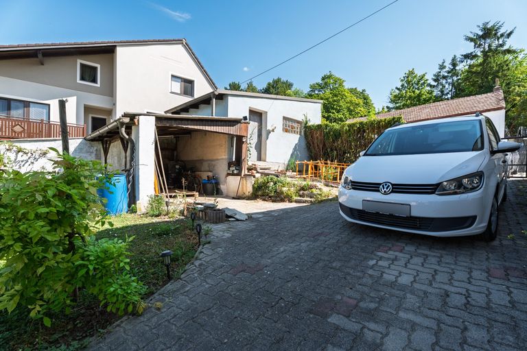 Vorgarten / Einfahrt / Garage