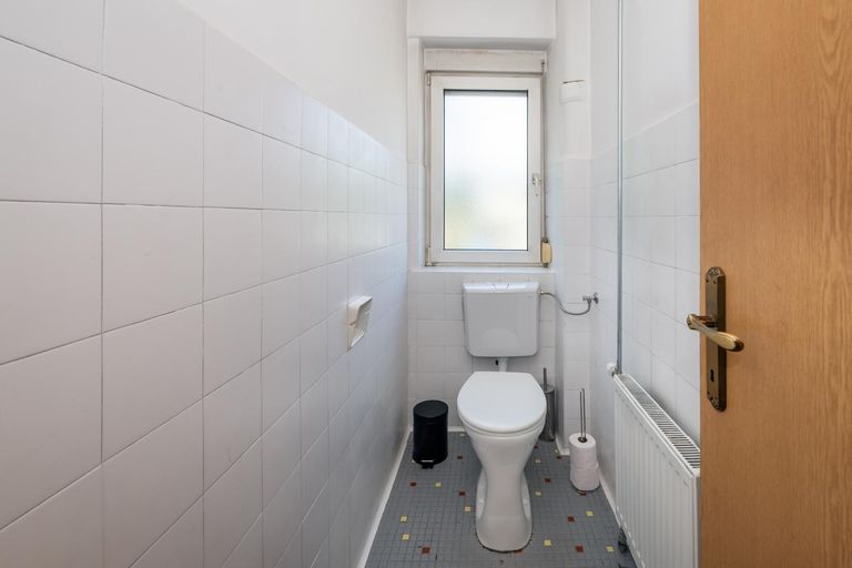 Separate Toilette EG