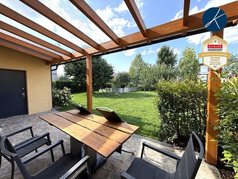 Terrasse mit Pergola