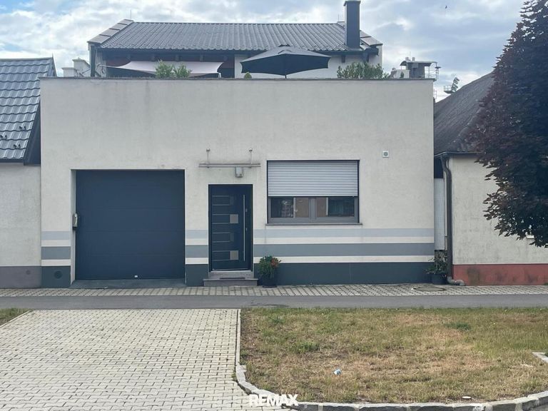 Wohnhaus Parndorf Straßenansicht