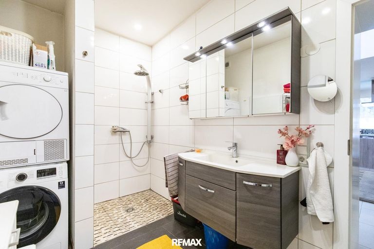 Wohnhaus Parndorf, Dusche EG