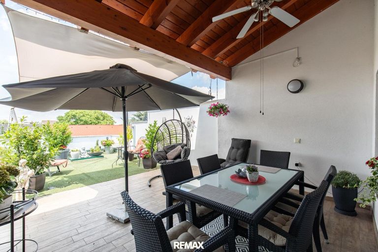 EFH Parndorf Loggia m.anschließender Terrasse N/W