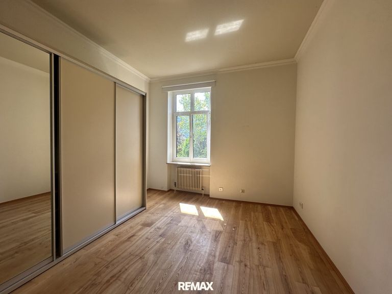 Schlafzimmer II