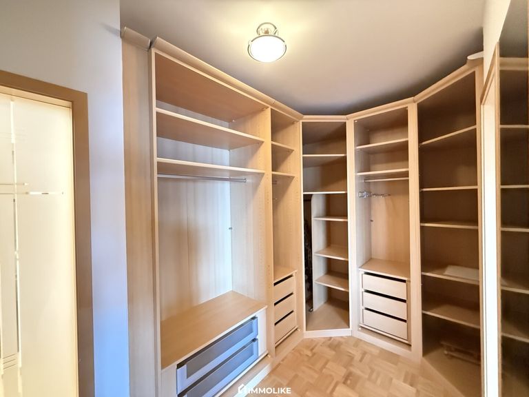 Begehbarer Kleiderschrank OG