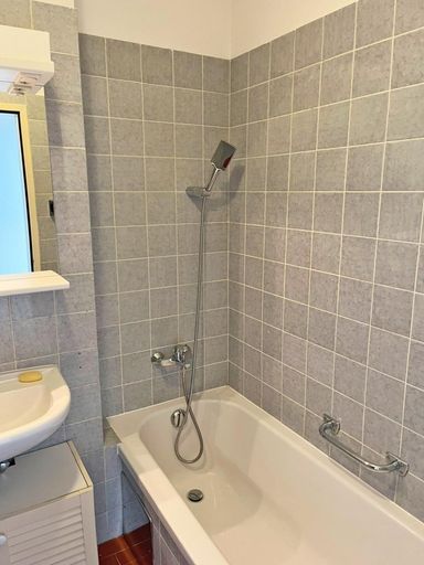 Bad mit Wanne