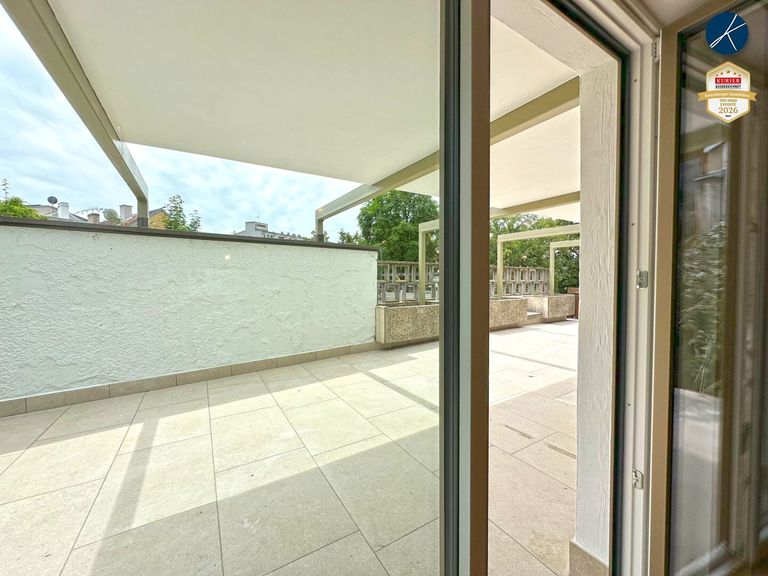 Blick von Schlafzimmer auf Terrasse