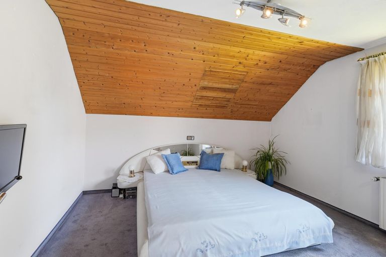 Schlafzimmer im OG