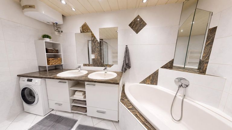 Landeck - Wohnung - Bad