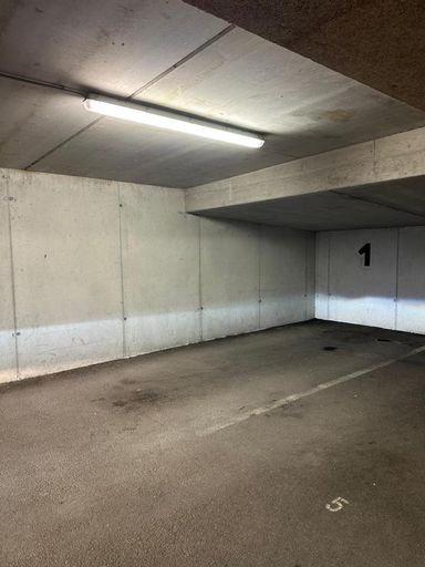 Tiefgaragenparkplatz