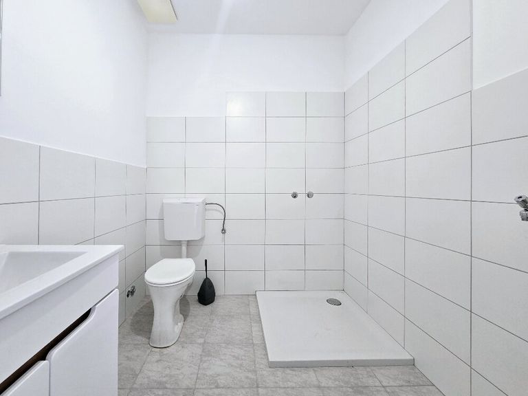 Bad mit Toilette