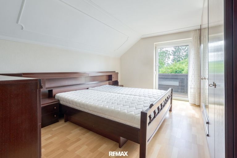 Schlafzimmer DG